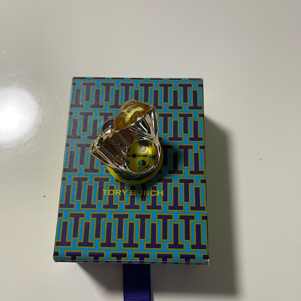 Ring - Picture 3 of 6